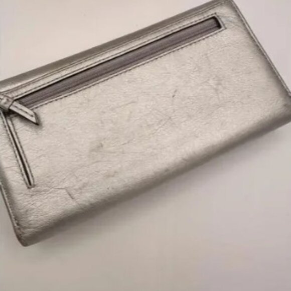 GUC Coach Silver Metallic Bi-Fold Wallet - Picture 7 of 8